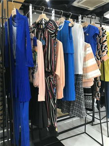 品牌女装尾货批发的商业蓝海 解析统衣服饰与一线剪标女装的机遇与策略